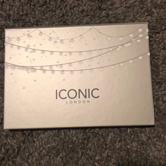 Iconic London blaze chaser face palette - Picture 1 of 3